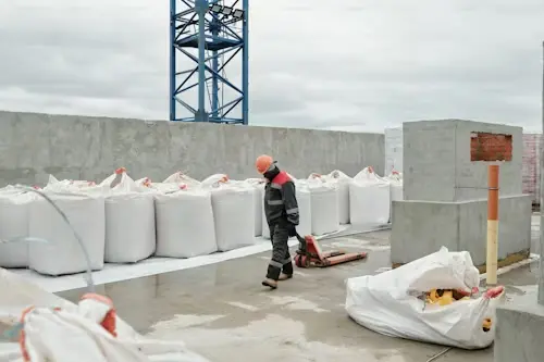 Manganese Dioxide Reaction in Concrete Manganese Dioxide Reaction in Concrete